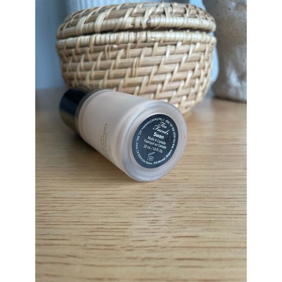Too Faced Born This Way Foundation Swan - Picture 4 of 5